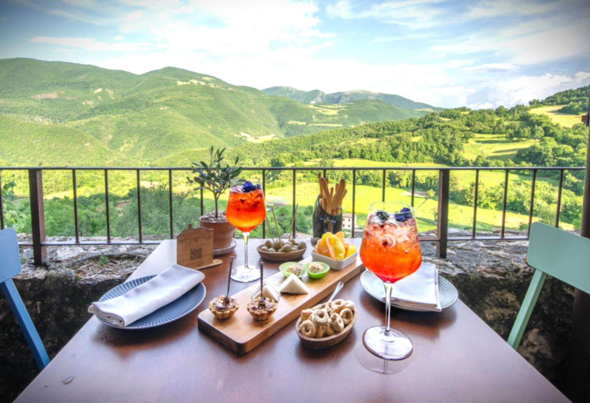 Castello Di Postignano Relais Hotel Sellano Kültér fotó